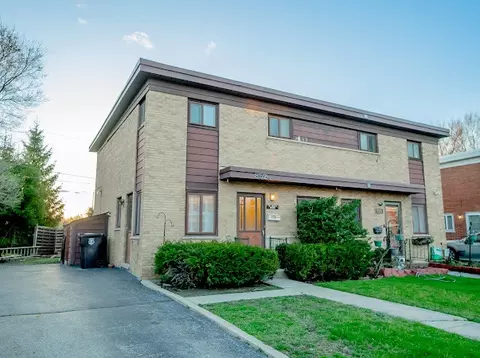 8524 Hamilton Dr #8524, Skokie, IL 60077
