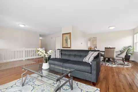 Living - 3604 Brighton Pl, Mchenry, IL 60050 photo 1 of 2