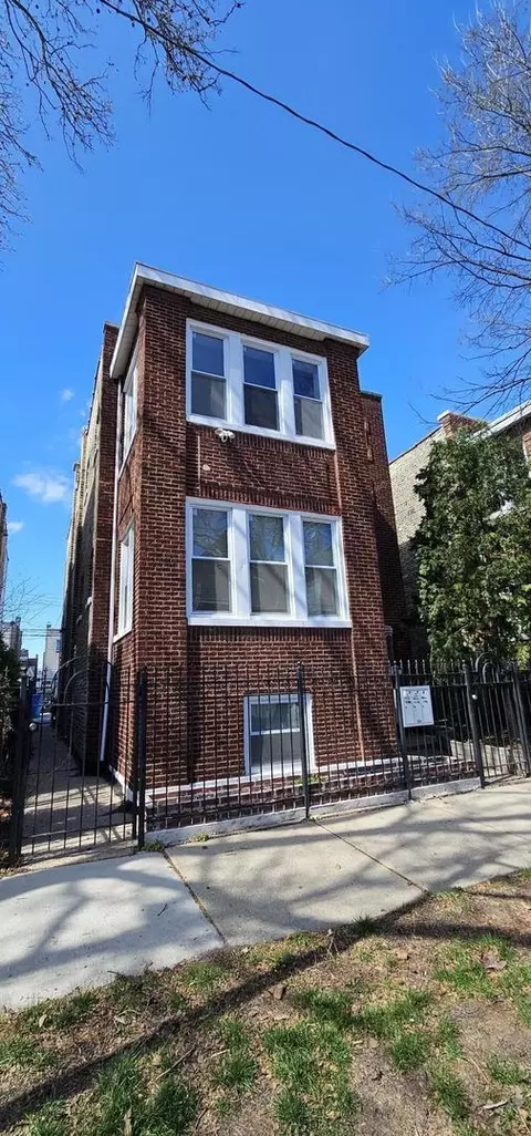 3024 N Avers Ave, Chicago, IL 60618
