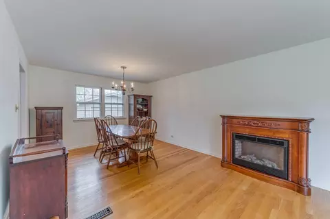 1021 Emerald Dr, Naperville, IL 60540 photo 7