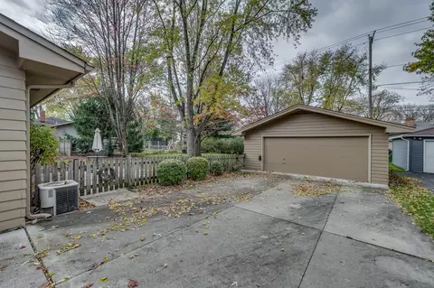 1021 Emerald Dr, Naperville, IL 60540 photo 25