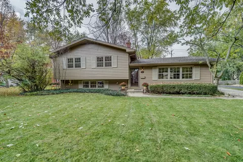 1021 Emerald Dr, Naperville, IL 60540