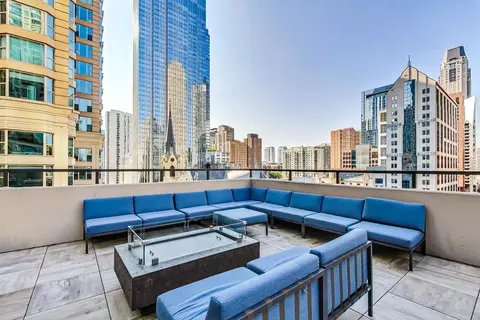 Exterior - 30 E Huron St #2101, Chicago, IL 60611 photo 4 of 5