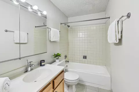 Bath - 30 E Huron St #2101, Chicago, IL 60611 photo 1 of 1