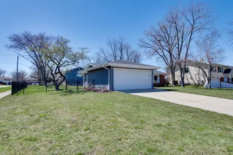 1760 Chippendale Rd, Hoffman Estates, IL 60195 photo 4
