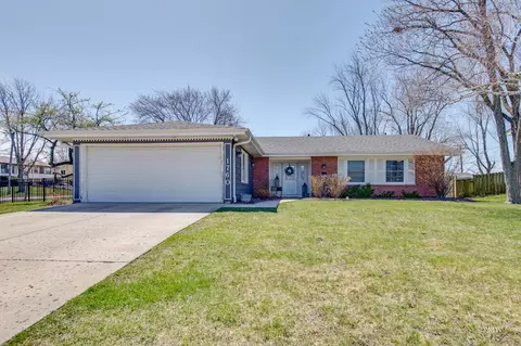 1760 Chippendale Rd, Hoffman Estates, IL 60195 photo 2