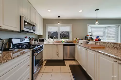 1760 Chippendale Rd, Hoffman Estates, IL 60195 photo 8
