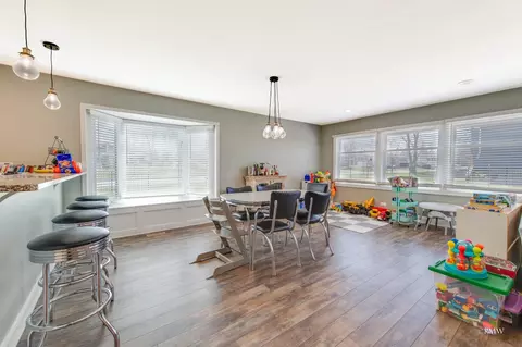 1760 Chippendale Rd, Hoffman Estates, IL 60195 photo 9