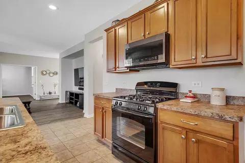Kitchen - 25412 Springview Ct, Plainfield, IL 60544 photo 4 of 7