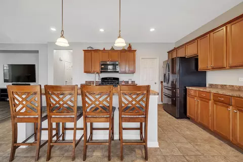 Kitchen - 25412 Springview Ct, Plainfield, IL 60544 photo 3 of 7