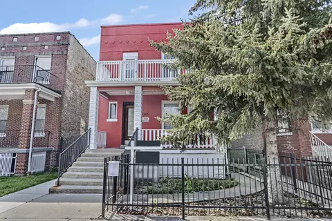 4925 W Henderson St, Chicago, IL 60641