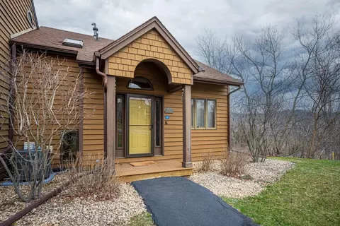 36 Creekwood Ln, Galena, IL 61036