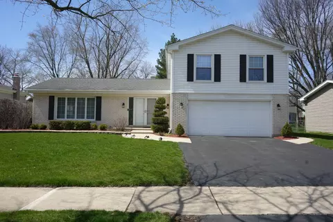 4002 Roslyn Rd, Downers Grove, IL 60515