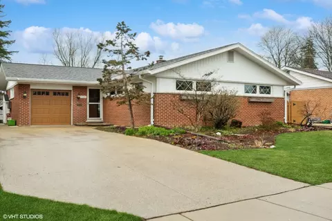 520 S Waterman Ave, Arlington Heights, IL 60004