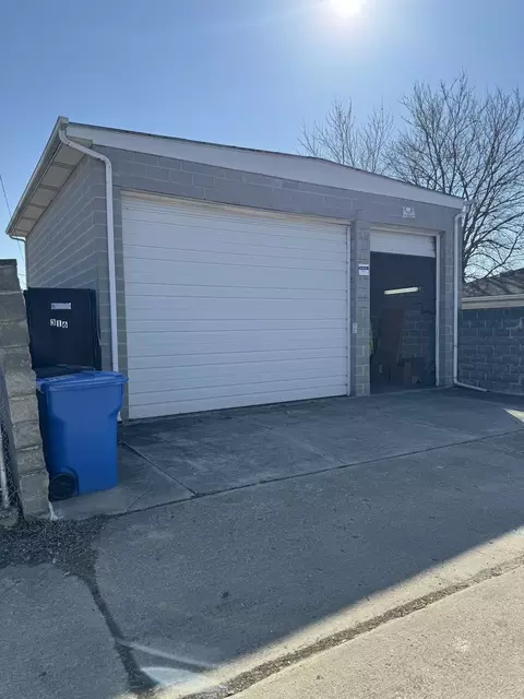 316 E 90th St, Chicago, IL 60619 photo 2