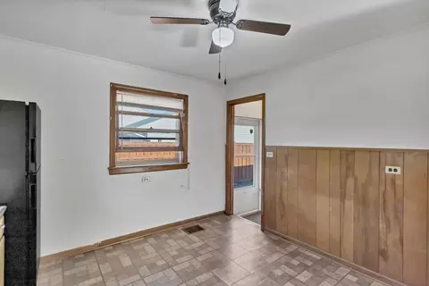 Bedroom - 835 Rose Ave, Des Plaines, IL 60016 photo 1 of 3