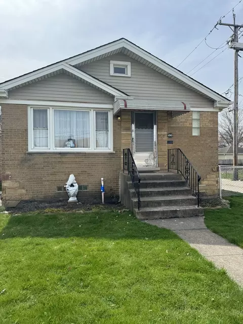 6941 Pershing Rd, Stickney, IL 60402