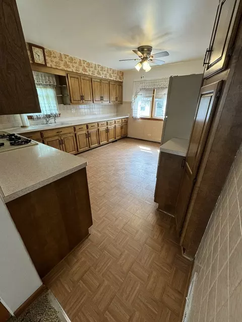 Kitchen - 6941 Pershing Rd, Stickney, IL 60402 photo 1 of 2