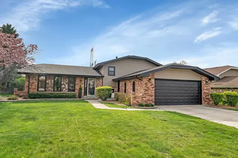 15554 Maple Ct, Homer Glen, IL 60491