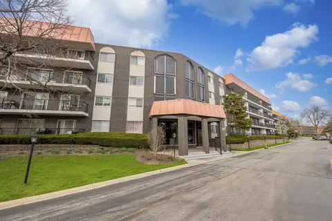 4940 Foster St #305, Skokie, IL 60077