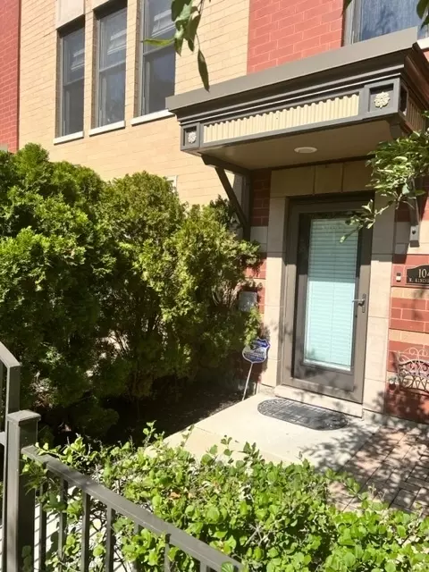 1043 N Kingsbury St, Chicago, IL 60610