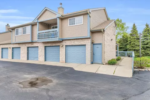 2404 Windward Blvd #210, Champaign, IL 61821