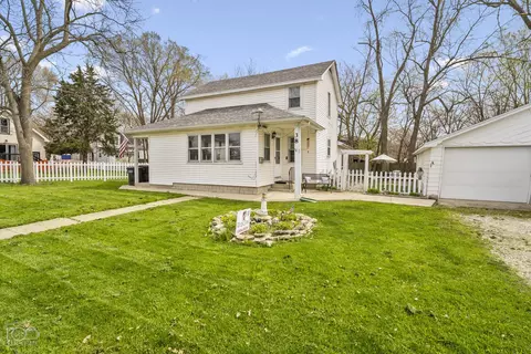 38 S Elm St, Manteno, IL 60950
