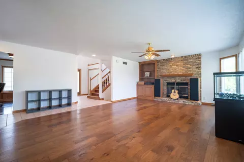 3202 Eagle Crest Rd, Bloomington, IL 61704 photo 5