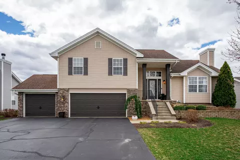 5832 Reston Dr, South Beloit, IL 61080