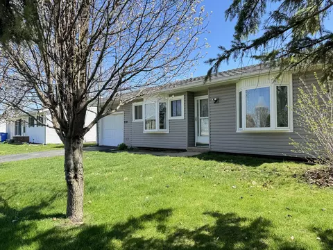 511 Greencastle Dr, Wyanet, IL 61379