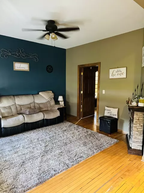 Bedroom - 1302 W Jackson St, Ottawa, IL 61350 photo 3 of 13