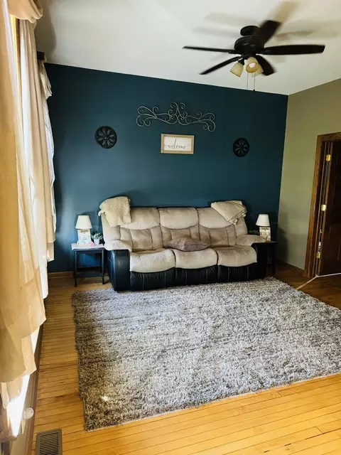 Bedroom - 1302 W Jackson St, Ottawa, IL 61350 photo 2 of 13