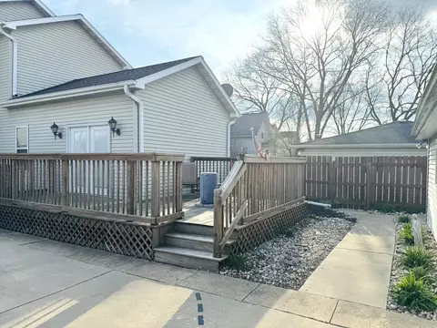 Exterior - 1302 W Jackson St, Ottawa, IL 61350 photo 7 of 13