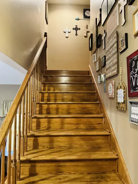 Entry Way - 1302 W Jackson St, Ottawa, IL 61350 photo 2 of 3