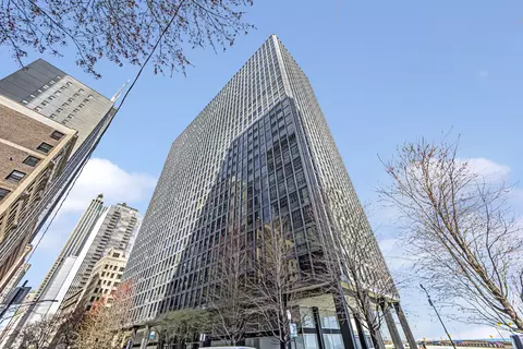 900 N Lake Shore Dr #2707, Chicago, IL 60611
