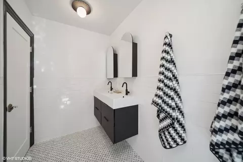 Bath - 5555 S Everett Ave #E-14, Chicago, IL 60637 photo 3 of 3