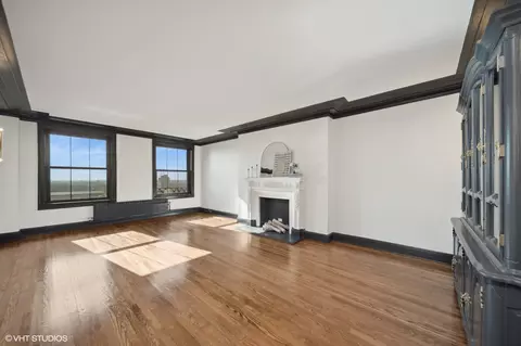 Living - 5555 S Everett Ave #E-14, Chicago, IL 60637 photo 1 of 4