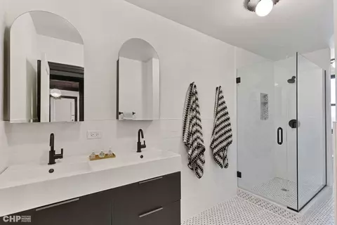 Bath - 5555 S Everett Ave #E-14, Chicago, IL 60637 photo 1 of 3