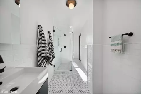 Bath - 5555 S Everett Ave #E-14, Chicago, IL 60637 photo 2 of 3