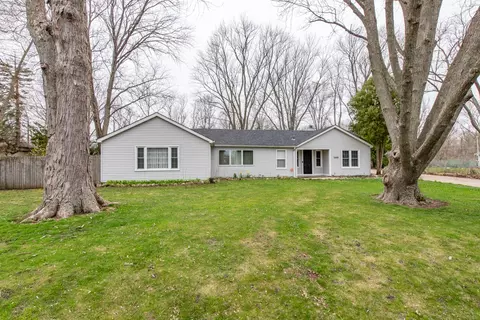 38054 N North Shore Ave, Beach Park, IL 60087