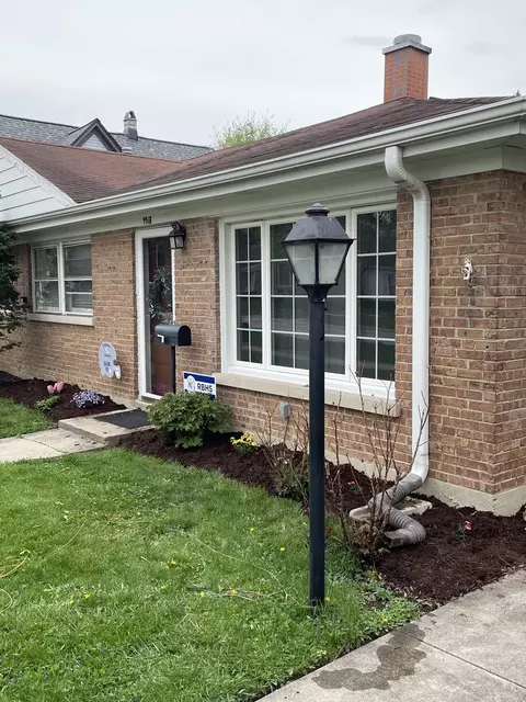 9518 Jackson Ave, Brookfield, IL 60513 photo 2