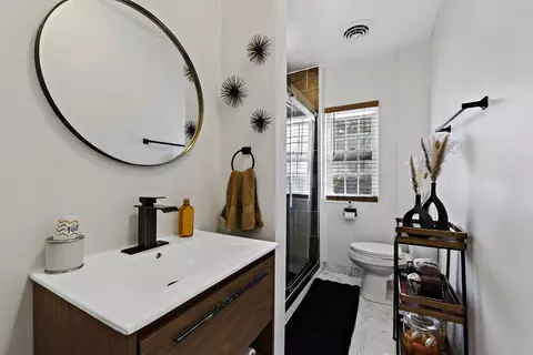 Bath - 846 Cobb Blvd, Kankakee, IL 60901 photo 2 of 2