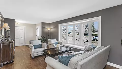 Living - 349 Eaker Pl, Des Plaines, IL 60016 photo 2 of 4