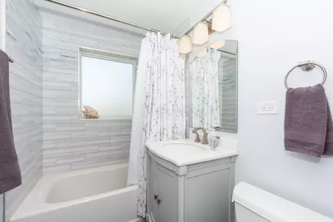 Bath - 2232 S 3rd Ave, North Riverside, IL 60546 photo 1 of 1