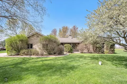 24726 S Sycamore St, Elwood, IL 60421