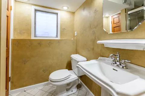 Bath - 1023 E Lowden Ave, Wheaton, IL 60189 photo 2 of 2