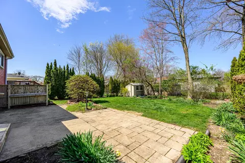 Exterior - 1023 E Lowden Ave, Wheaton, IL 60189 photo 3 of 4