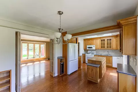 Kitchen - 1023 E Lowden Ave, Wheaton, IL 60189 photo 2 of 4