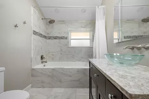 Bath - 22820 State St, Steger, IL 60475 photo 2 of 3