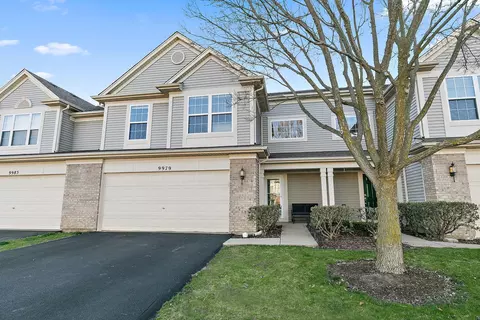 9979 Wakefield Ln, Huntley, IL 60142